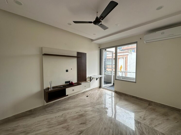 Room, paschim vihar 3 Bedroom 1600 Sq.Ft. Builder Floor In Paschim Vihar Delhi 9282553