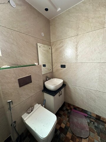 Attached Bathroom in 3 BHK Builder Floor at Paschim Vihar – for Rent