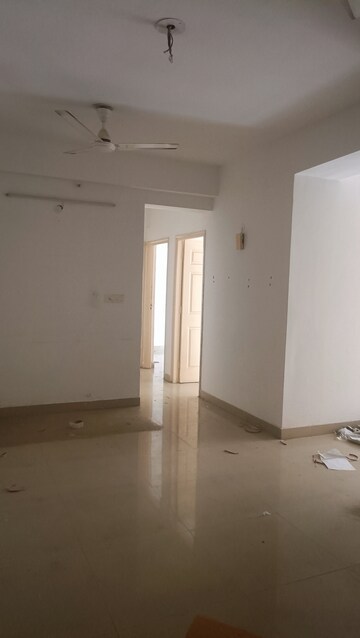 Room in 2 BHK Apartment at Supertech Cape Town, Sector 74 – for Rent