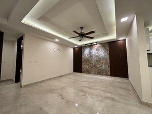Room in 3 BHK Builder Floor at Sector 45 – for Sale