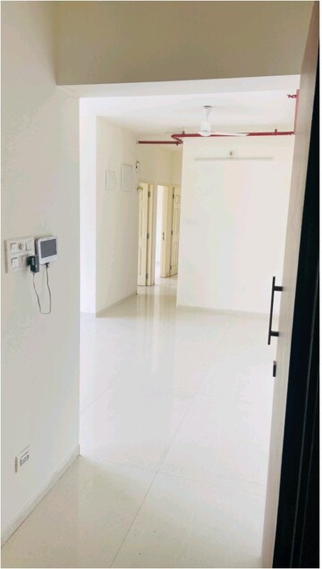 Room in 3 BHK Apartment at Vijay Orovia, Ghodbunder Road – for Sale