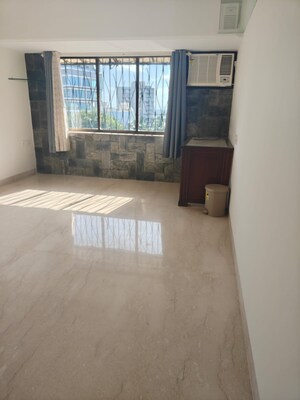 Room in 3 BHK Apartment at Union Park Khar West, Khar West – for Rent