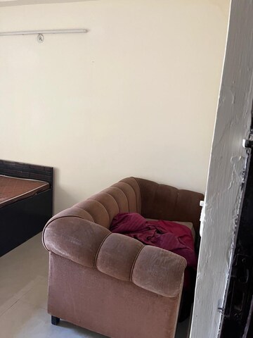 Furnished Amenities in 3 BHK Apartment at Amrapali Silicon City, Sector 76 – for Rent
