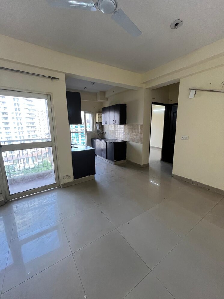 Room, amrapali-silicon-city 3 Bedroom 1420 Sq.Ft. Apartment In Sector 76 Noida 9282587