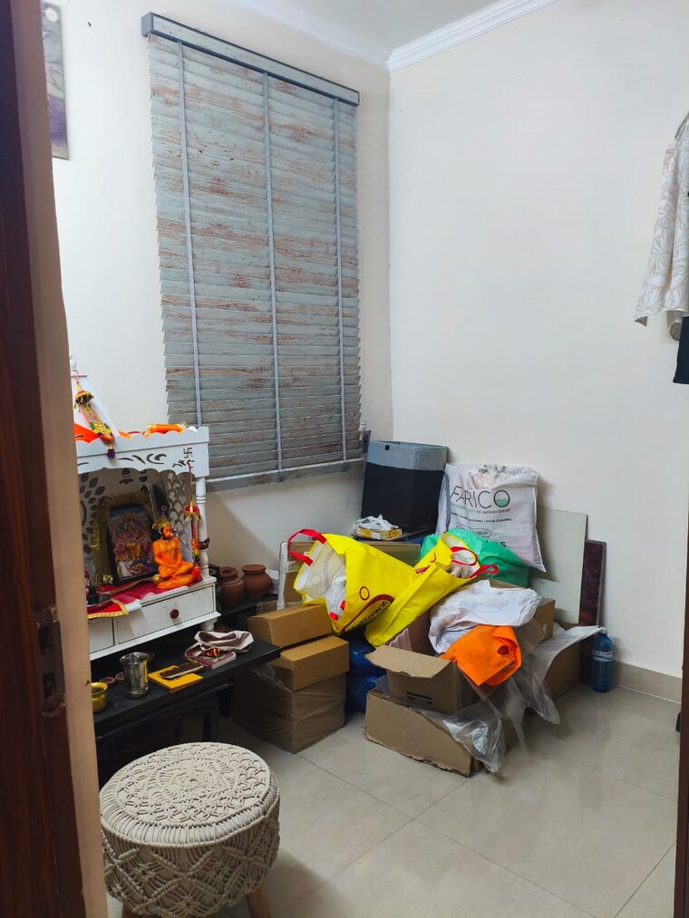 Living Room, amrapali-crystal-homes 3 Bedroom 1700 Sq.Ft. Apartment In Sector 76 Noida 9282590