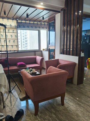 Master Bedroom in 3 BHK Apartment at Amrapali Crystal Homes, Sector 76 – for Rent