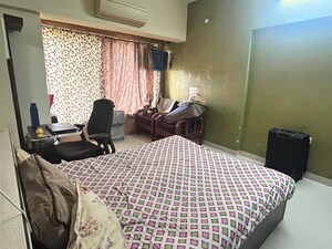  Pg For Rent in Malad East