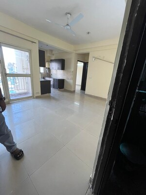 Room in 3 BHK Apartment at Amrapali Crystal Homes, Sector 76 – for Rent