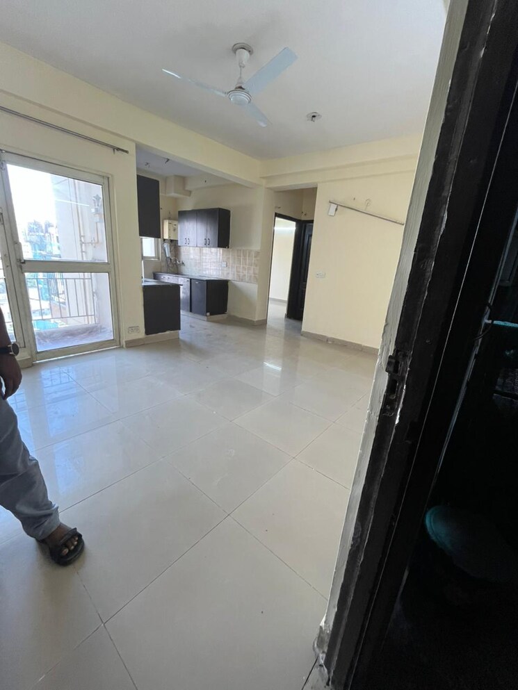 Room, amrapali-crystal-homes 3 Bedroom 1375 Sq.Ft. Apartment In Sector 76 Noida 9282600