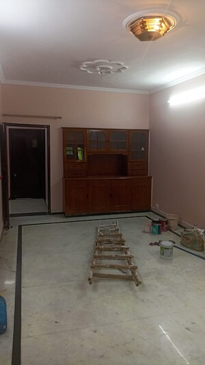 Room in 2 BHK Builder Floor at Paschim Vihar – for Rent