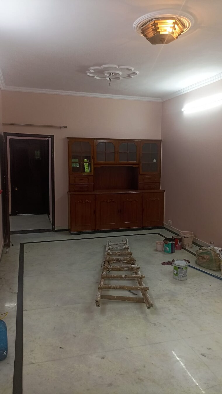 Room, paschim vihar 2 Bedroom 900 Sq.Ft. Builder Floor In Paschim Vihar Delhi 9282620