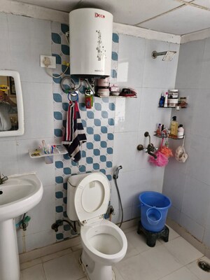 Master Bedroom in 3 BHK Apartment at Amrapali Silicon City, Sector 76 – for Sale