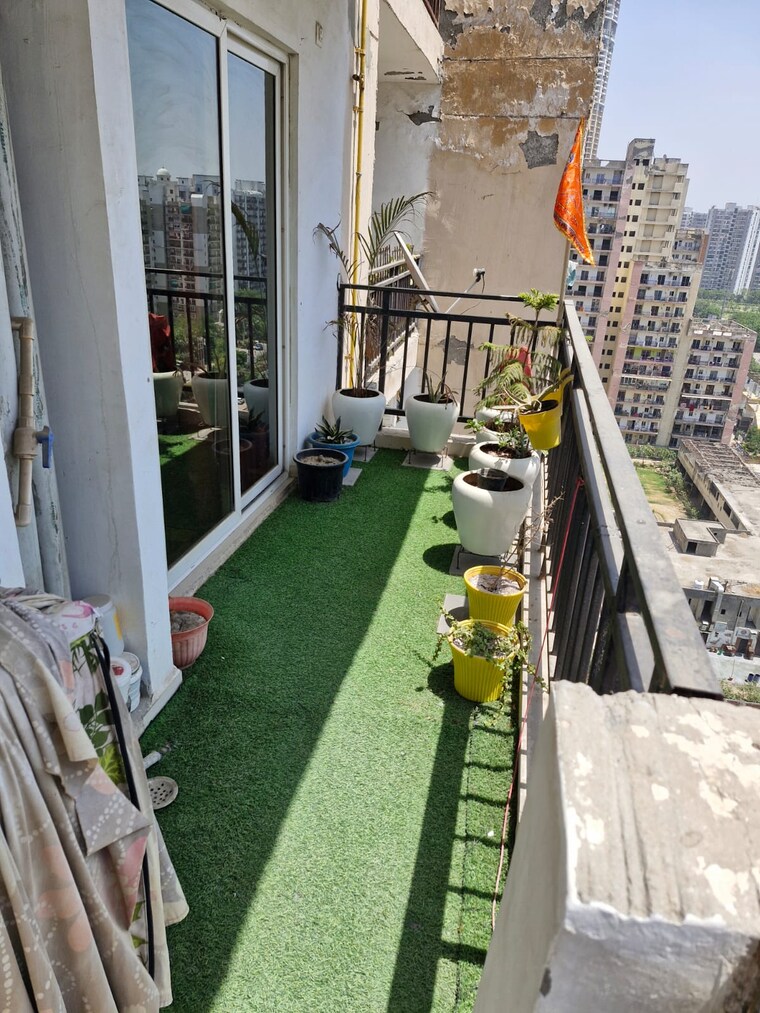 Balcony, amrapali-silicon-city 3 Bedroom 1545 Sq.Ft. Apartment In Sector 76 Noida 9282616