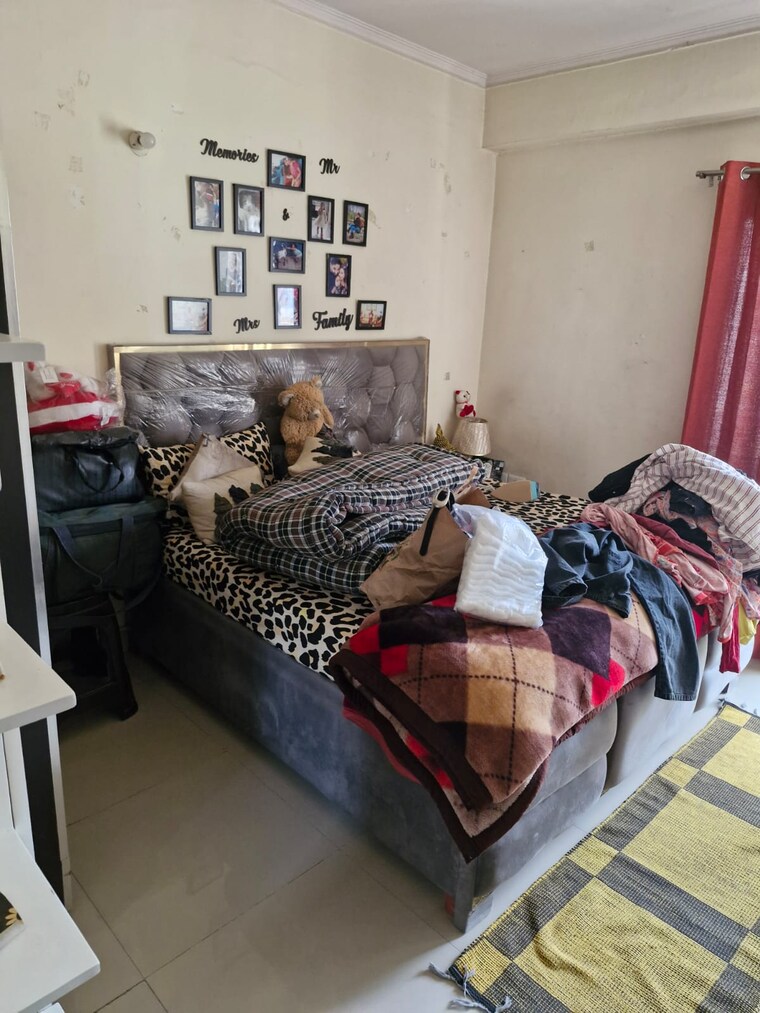 Bedroom, amrapali-silicon-city 3 Bedroom 1545 Sq.Ft. Apartment In Sector 76 Noida 9282616