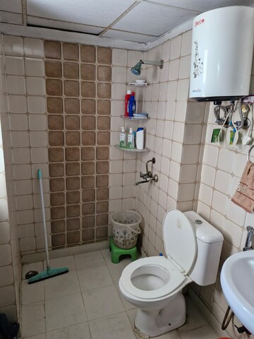 Bathroom in 3 BHK Apartment at Amrapali Silicon City, Sector 76 – for Sale