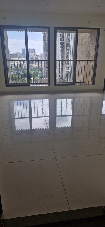 Room in 3 BHK Apartment at Chandak 34 Park Estate, Goregaon West – for Rent