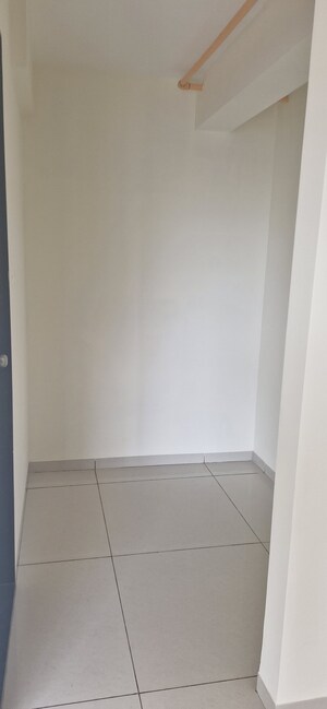 Room in 3 BHK Apartment at Chandak 34 Park Estate, Goregaon West – for Rent