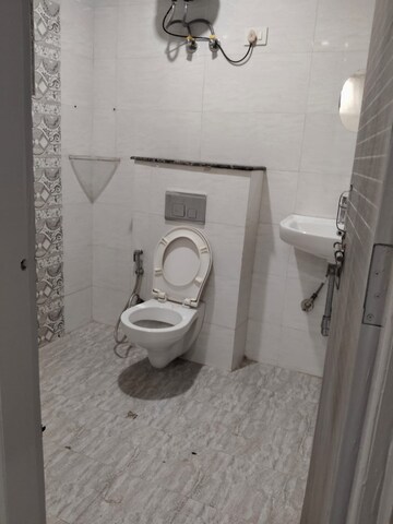 Attached Bathroom in 3 BHK Builder Floor at Sector 30 – for Rent