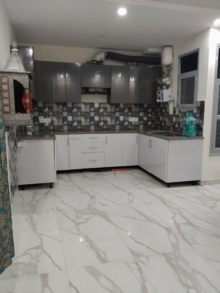 Kitchen, sector 30 3 Bedroom 1500 Sq.Ft. Builder Floor In Sector 30 Gurgaon 9282636