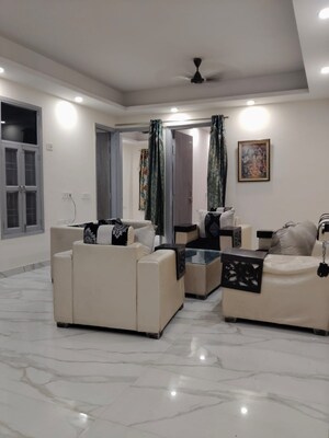 Living Room in 3 BHK Builder Floor at Sector 30 – for Rent