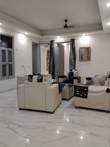 Living Room in 3 BHK Builder Floor at Sector 30 – for Rent
