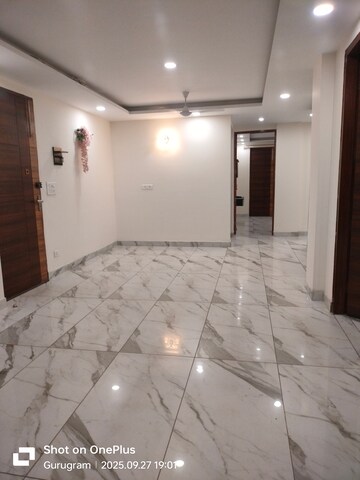 Building Lobby in 3 BHK Builder Floor at Sector 15 – for Rent