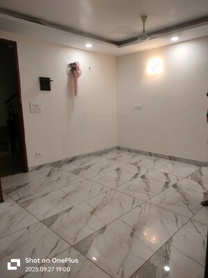 3 BHK Builder Floor For Rent in Sector 15