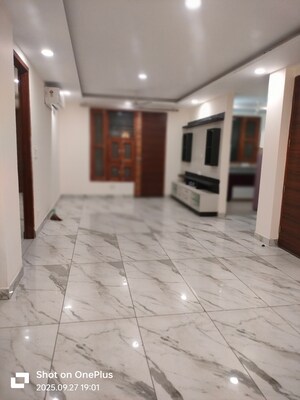 Building Lobby in 3 BHK Builder Floor at Sector 15 – for Rent