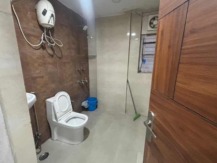 Bathroom, vasant kunj 2 Bedroom 13500 Sq.Ft. Apartment In Vasant Kunj Delhi 9282654