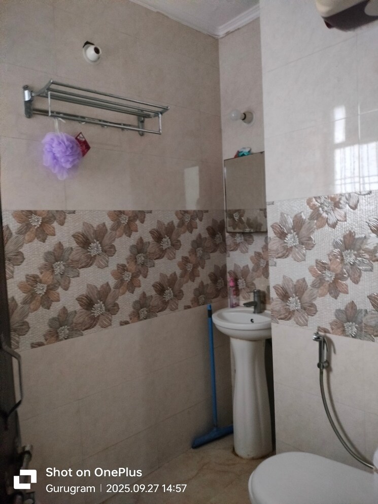 Attached Bathroom, sector 15 3 Bedroom 1600 Sq.Ft. Builder Floor In Sector 15 Gurgaon 9282675