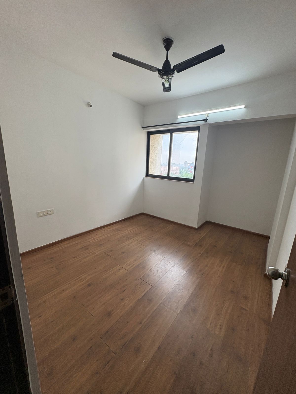 2 BHK + Pooja Room,Servant Room Apartment For Rent in Lodha Palava City Lakeshore Greens