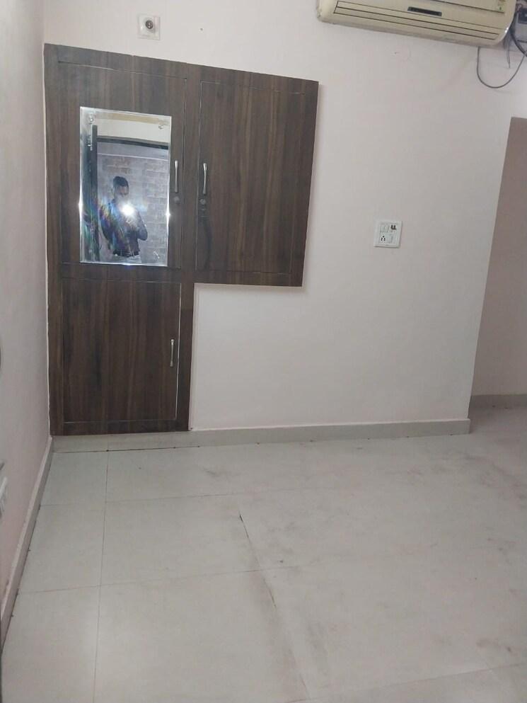 Room, paschim vihar 2 Bedroom 900 Sq.Ft. Apartment In Paschim Vihar Delhi 9282681