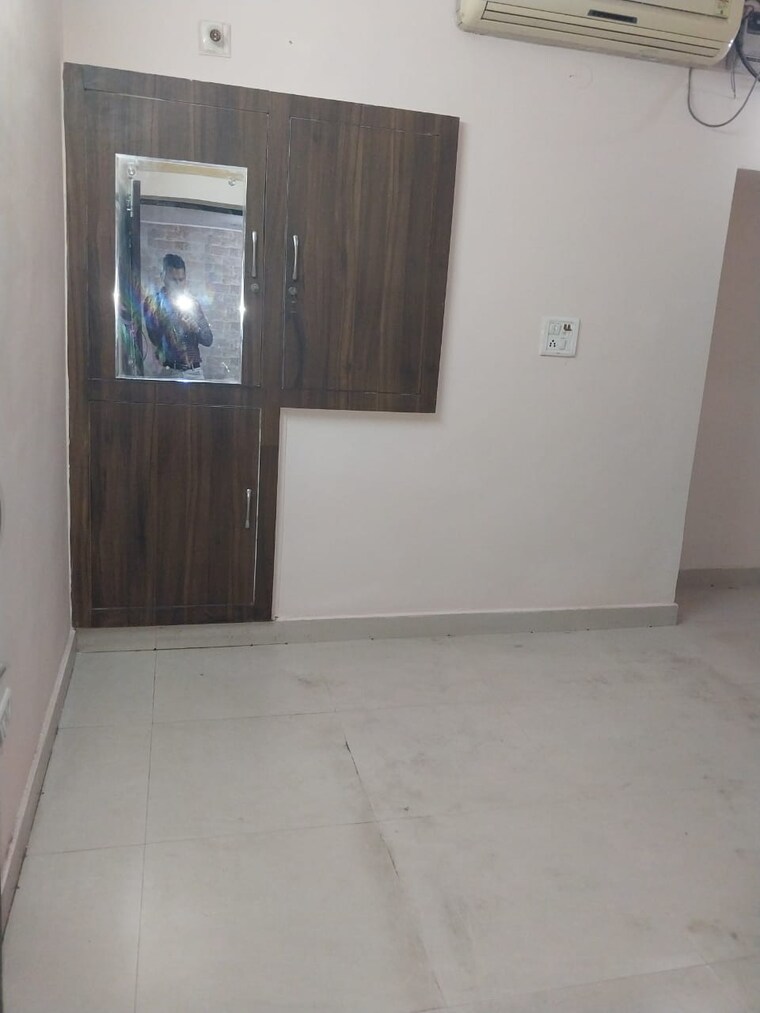 Room, paschim vihar 2 Bedroom 900 Sq.Ft. Apartment In Paschim Vihar Delhi 9282681