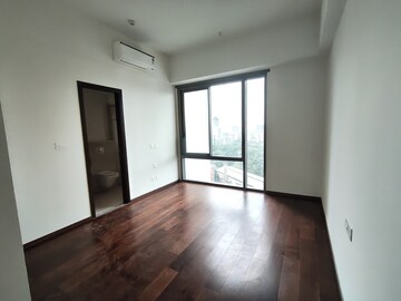 Room in 2 BHK Apartment at Piramal Mahalaxmi, Mahalaxmi – for Rent