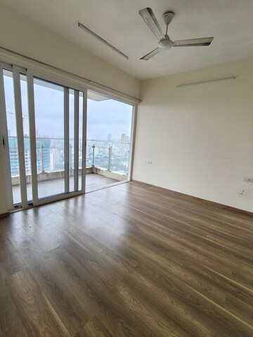 Room in 2 BHK Apartment at LnT Realty Crescent Bay, Parel – for Rent