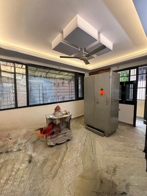 Parking in 3 BHK Builder Floor at Paschim Vihar – for Rent