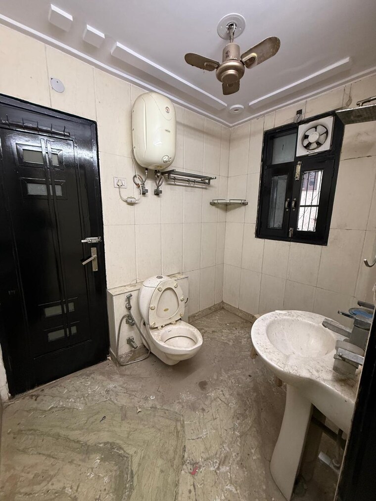 Living Room, paschim vihar 3 Bedroom 1800 Sq.Ft. Builder Floor In Paschim Vihar Delhi 9282699