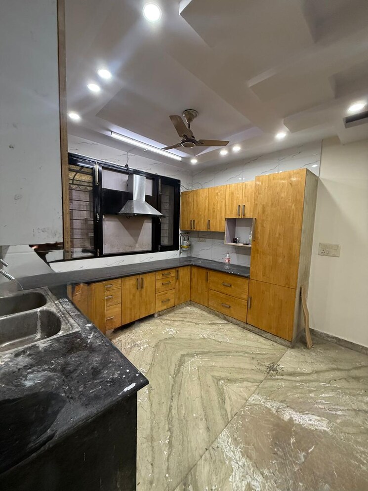 Kitchen, paschim vihar 3 Bedroom 1800 Sq.Ft. Builder Floor In Paschim Vihar Delhi 9282699