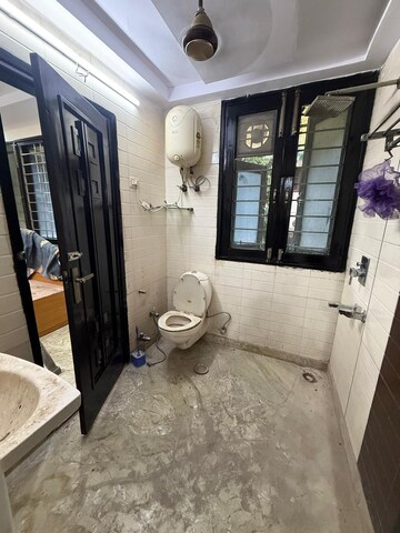 Team Area in 3 BHK Builder Floor at Paschim Vihar – for Rent