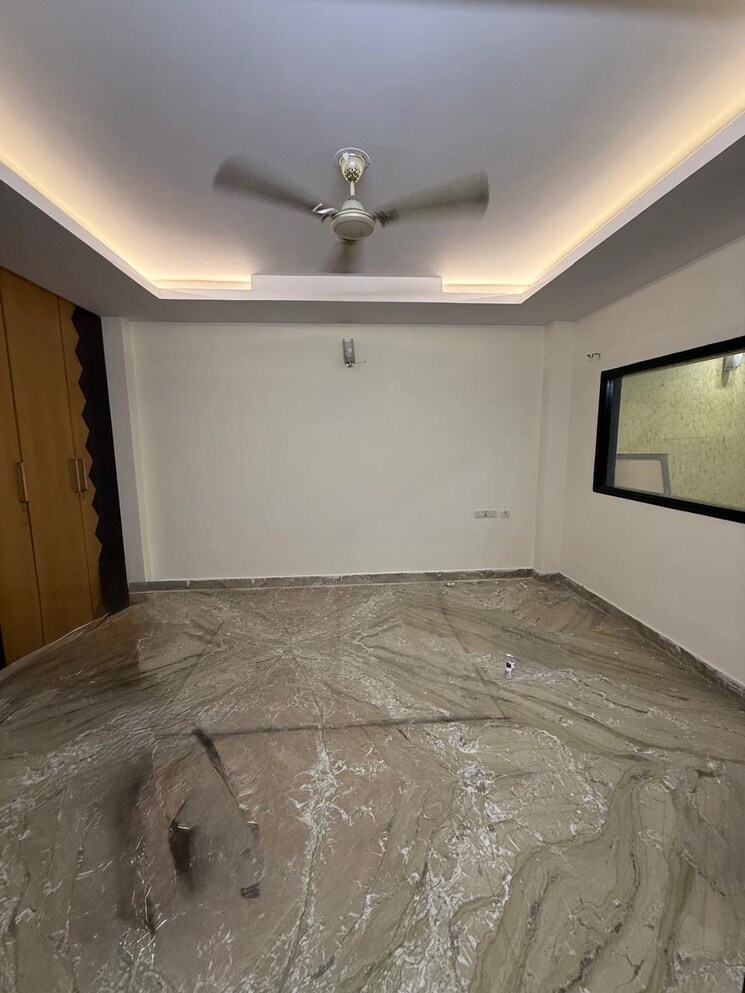 Room, paschim vihar 3 Bedroom 1800 Sq.Ft. Builder Floor In Paschim Vihar Delhi 9282699