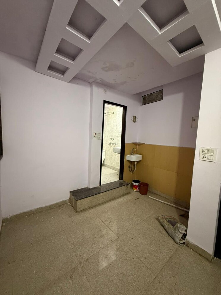 Kitchen, paschim vihar 2 Bedroom 1000 Sq.Ft. Apartment In Paschim Vihar Delhi 9282703