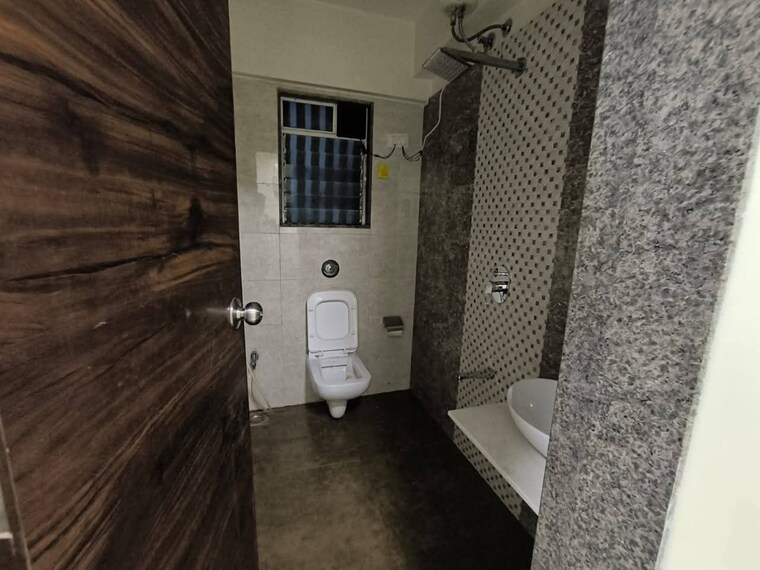 Bathroom, saket-chs-malad-east 1 Bedroom 425 Sq.Ft. Apartment In Malad East Mumbai 9282704