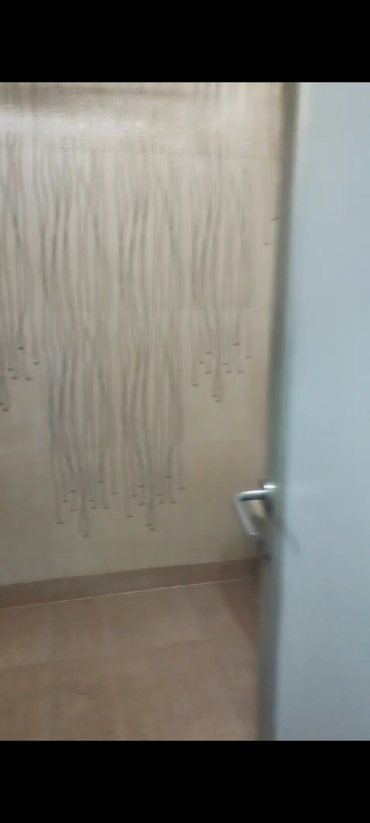 Bathroom, lokhandwala-complex 3 Bedroom 1400 Sq.Ft. Apartment In Andheri West Mumbai 9282710