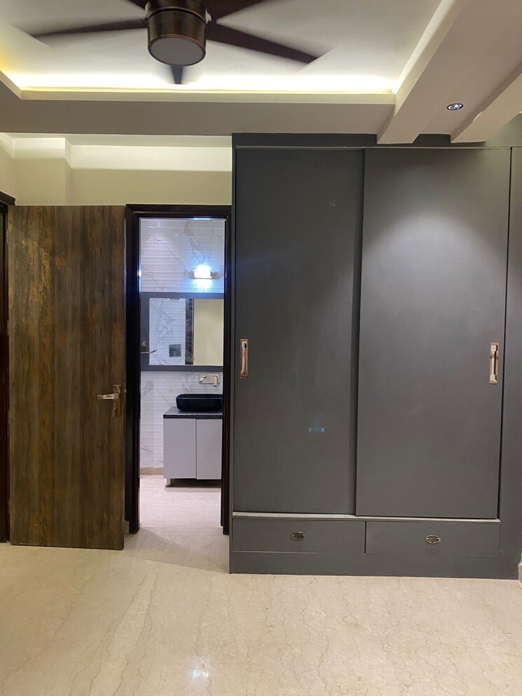 Room, paschim vihar 3 Bedroom 1500 Sq.Ft. Builder Floor In Paschim Vihar Delhi 9282718