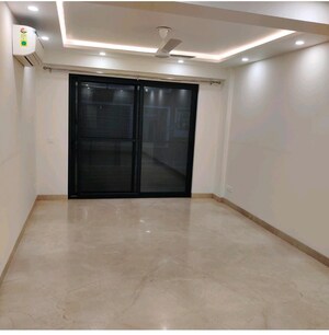Room in 3 BHK Builder Floor at Gulmohar Park – for Rent