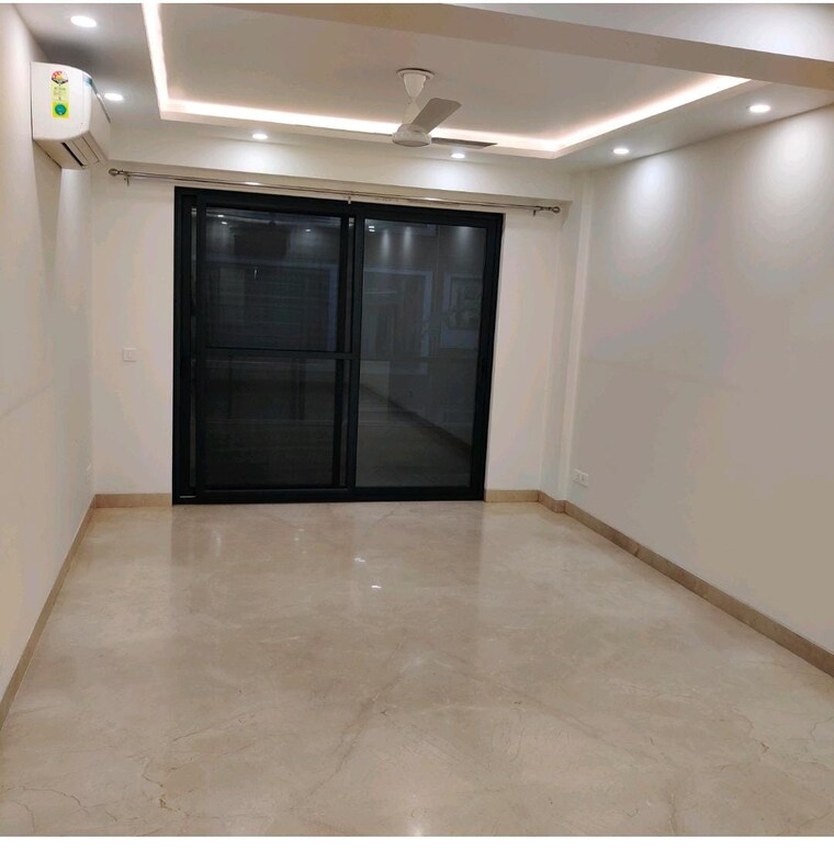 Room, gulmohar park 3 Bedroom 1800 Sq.Ft. Builder Floor In Gulmohar Park Delhi 9282717