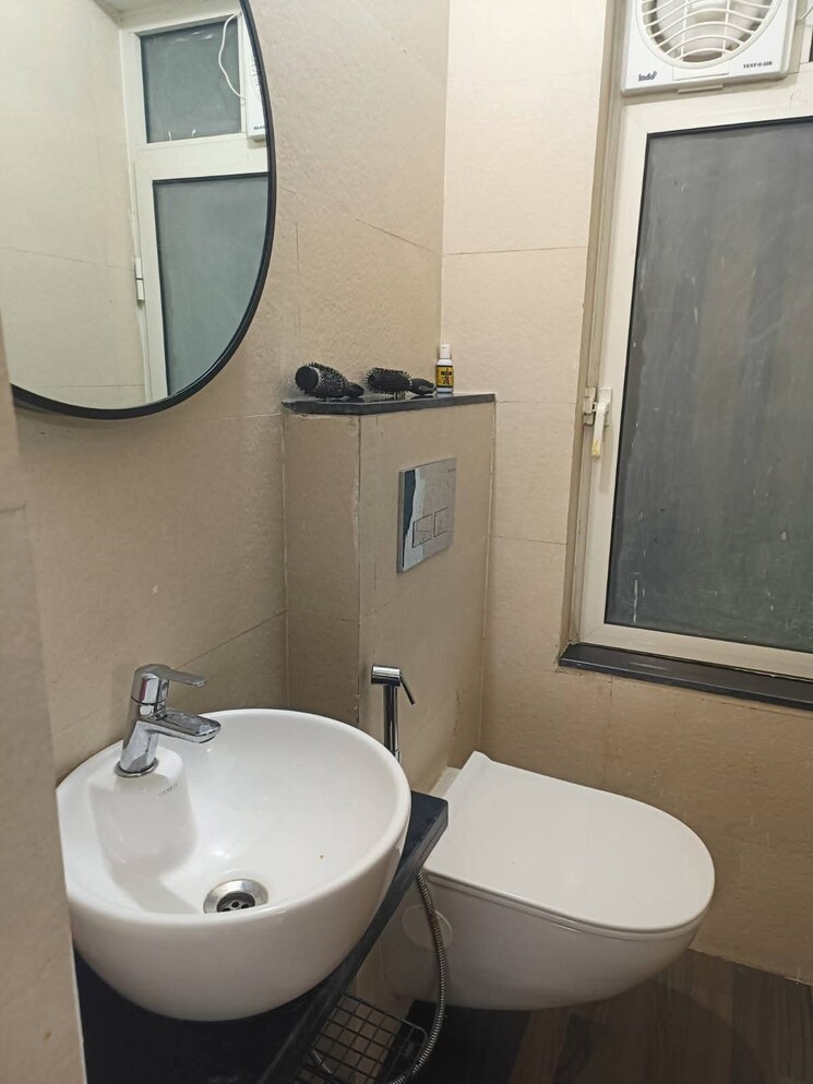 Bathroom, omkar-signet 1 Bedroom 333 Sq.Ft. Apartment In Malad East Mumbai 9282723