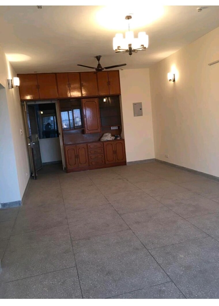 Room, east of kailash 3 Bedroom 1600 Sq.Ft. Builder Floor In East Of Kailash Delhi 9282729