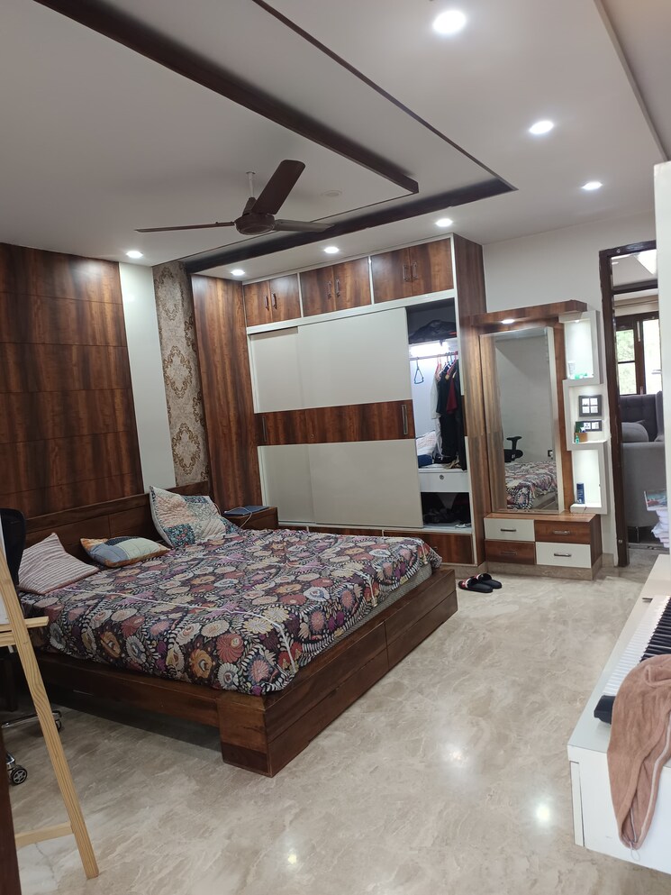 Bedroom, sector 21c 3.5 Bedroom 350 Sq.Yd. Builder Floor In Sector 21c Faridabad 9282741
