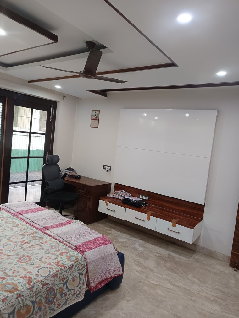 Bedroom, sector 21c 3.5 Bedroom 350 Sq.Yd. Builder Floor In Sector 21c Faridabad 9282741